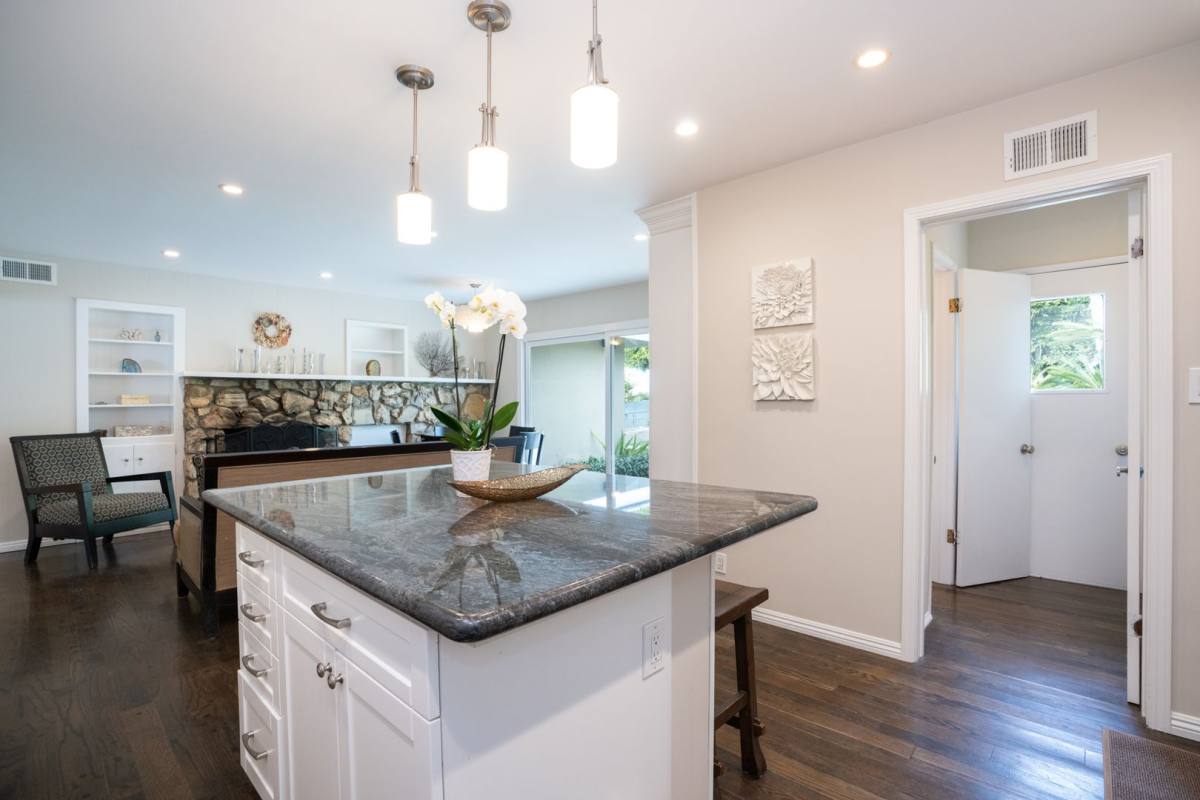 House for rent at 825 Tyburn Rd, Palos Verdes Peninsula, CA 90274