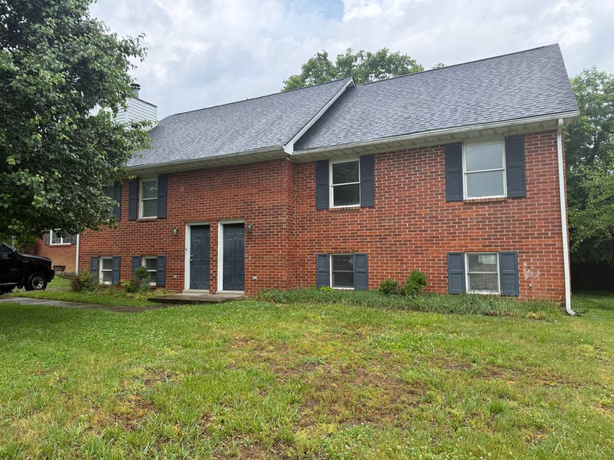 Apartment for rent at 451 Woodview Dr, Lexington, KY 40515