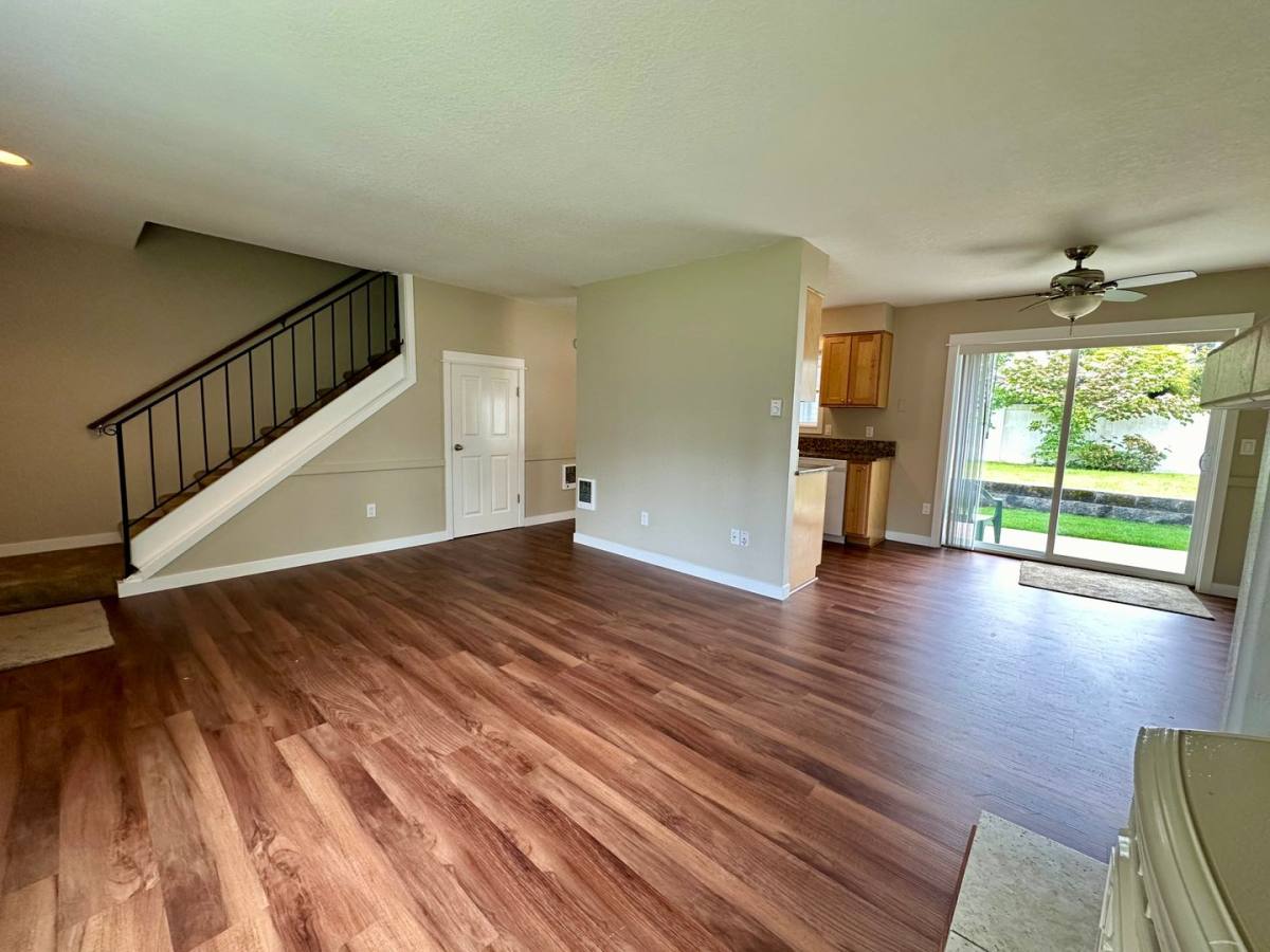 Apartment for rent at 1098 SW Hensley Rd, Troutdale, OR 97060
