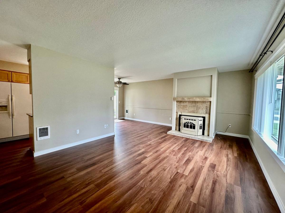 Apartment for rent at 1098 SW Hensley Rd, Troutdale, OR 97060