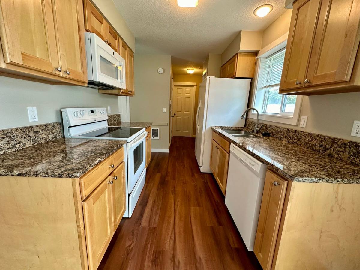 Apartment for rent at 1098 SW Hensley Rd, Troutdale, OR 97060