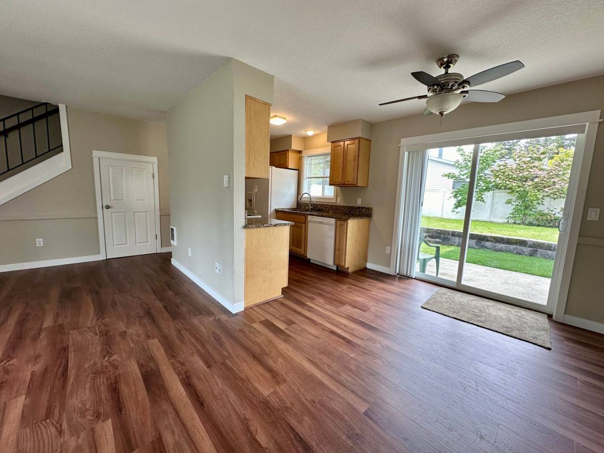 Apartment for rent at 1098 SW Hensley Rd, Troutdale, OR 97060