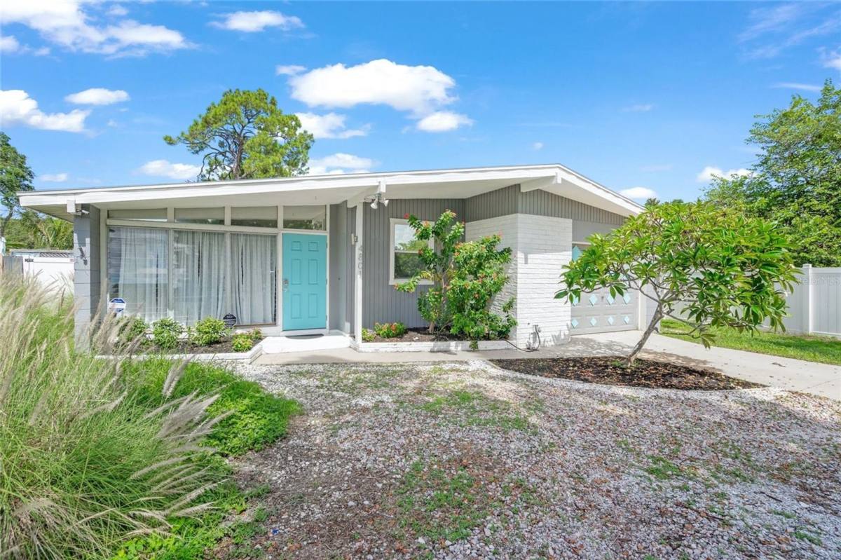 House for rent at 4801 Sarasota Ave, Sarasota, FL 34234