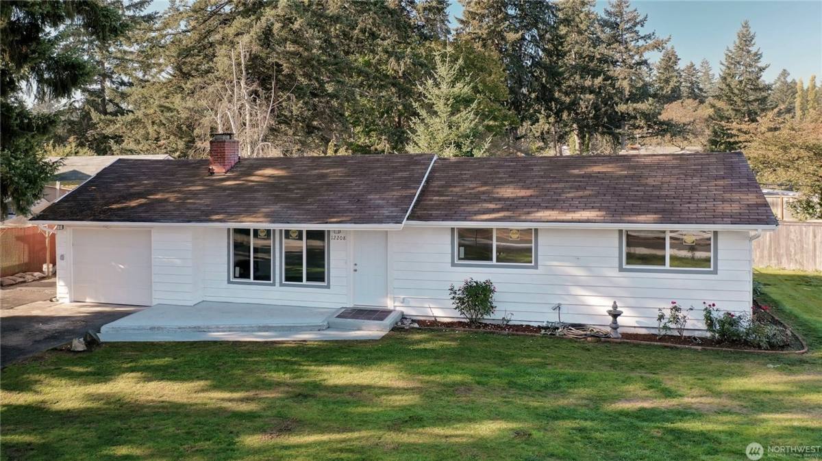 House for rent at 12208 Edgewood Ave SW, Lakewood, WA 98499