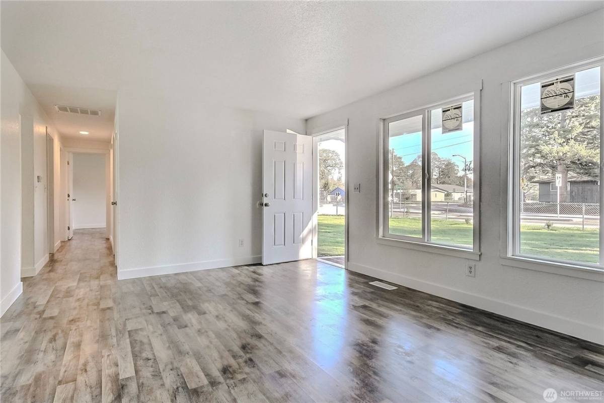 House for rent at 12208 Edgewood Ave SW, Lakewood, WA 98499