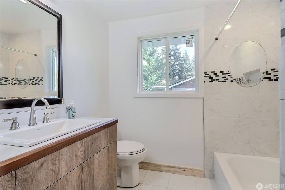 House for rent at 12208 Edgewood Ave SW, Lakewood, WA 98499