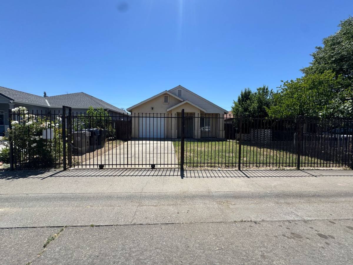 House for rent at 3480 22nd Ave, Sacramento, CA 95820