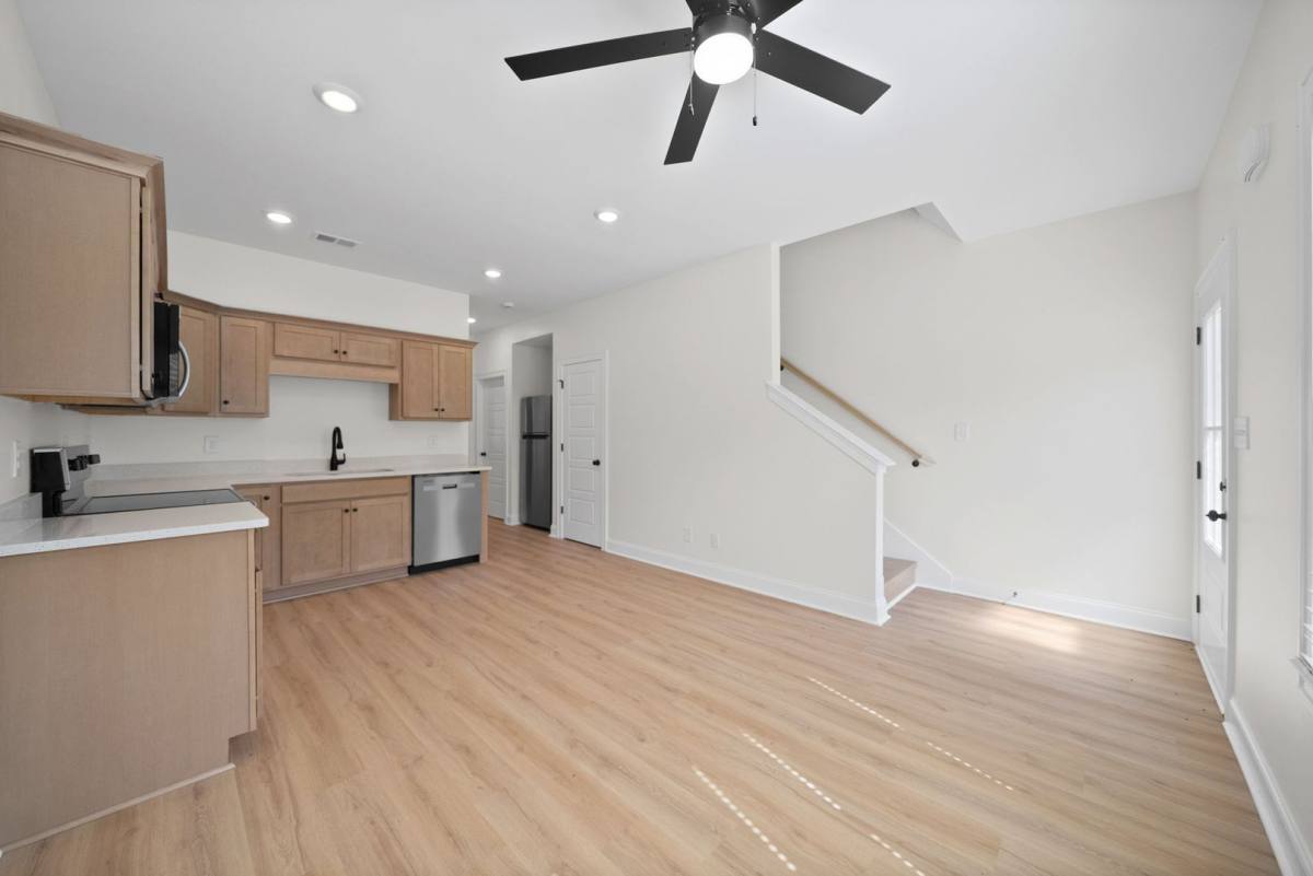 Townhouse for rent at 320-330 S 7th St, Clarksville, TN 37040