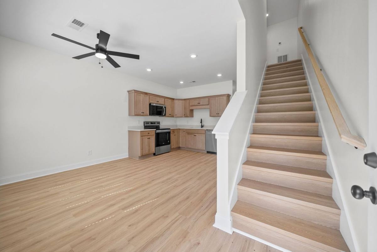 Townhouse for rent at 320-330 S 7th St, Clarksville, TN 37040