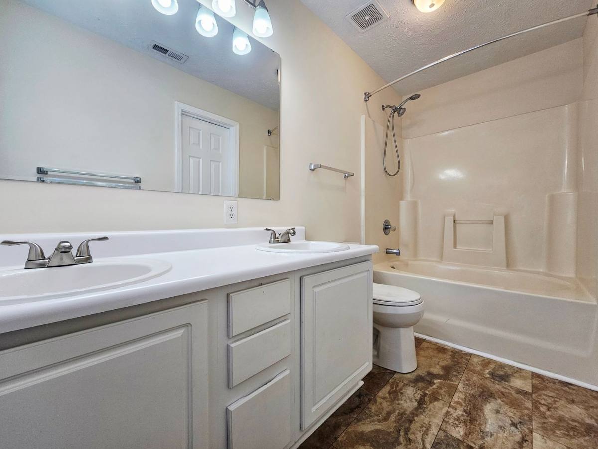 House for rent at 310 Buckeye Dr, Raeford, NC 28376
