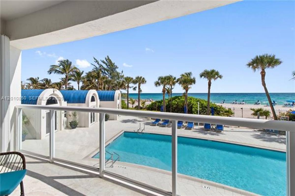 Apartment for rent at 18671 Collins Ave, North Miami Beach, FL 33160