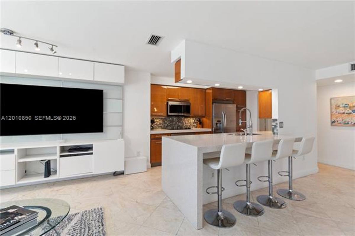 Apartment for rent at 18671 Collins Ave, North Miami Beach, FL 33160