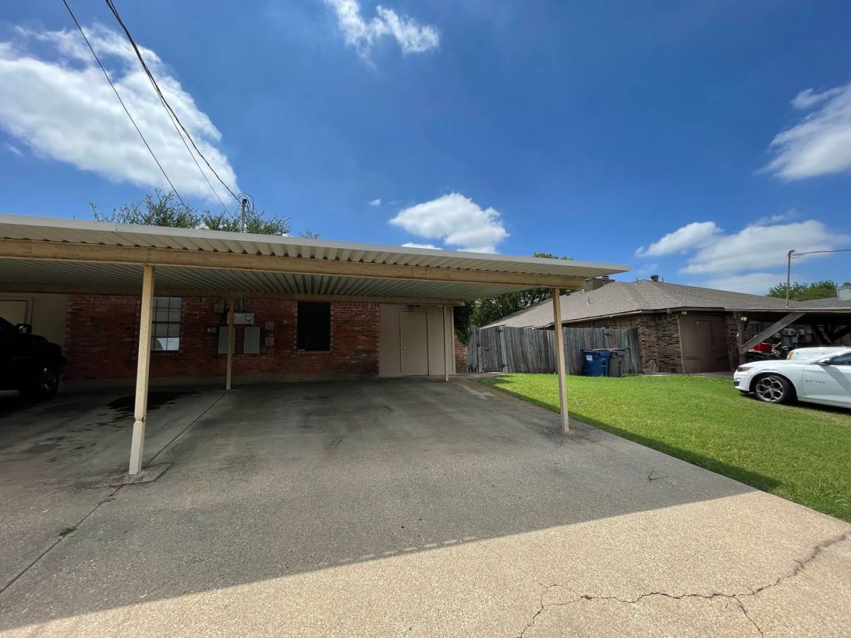 House for rent at 1754 Carrington Dr, Red Oak, TX 75154