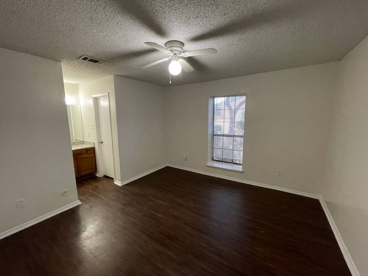 House for rent at 1754 Carrington Dr, Red Oak, TX 75154