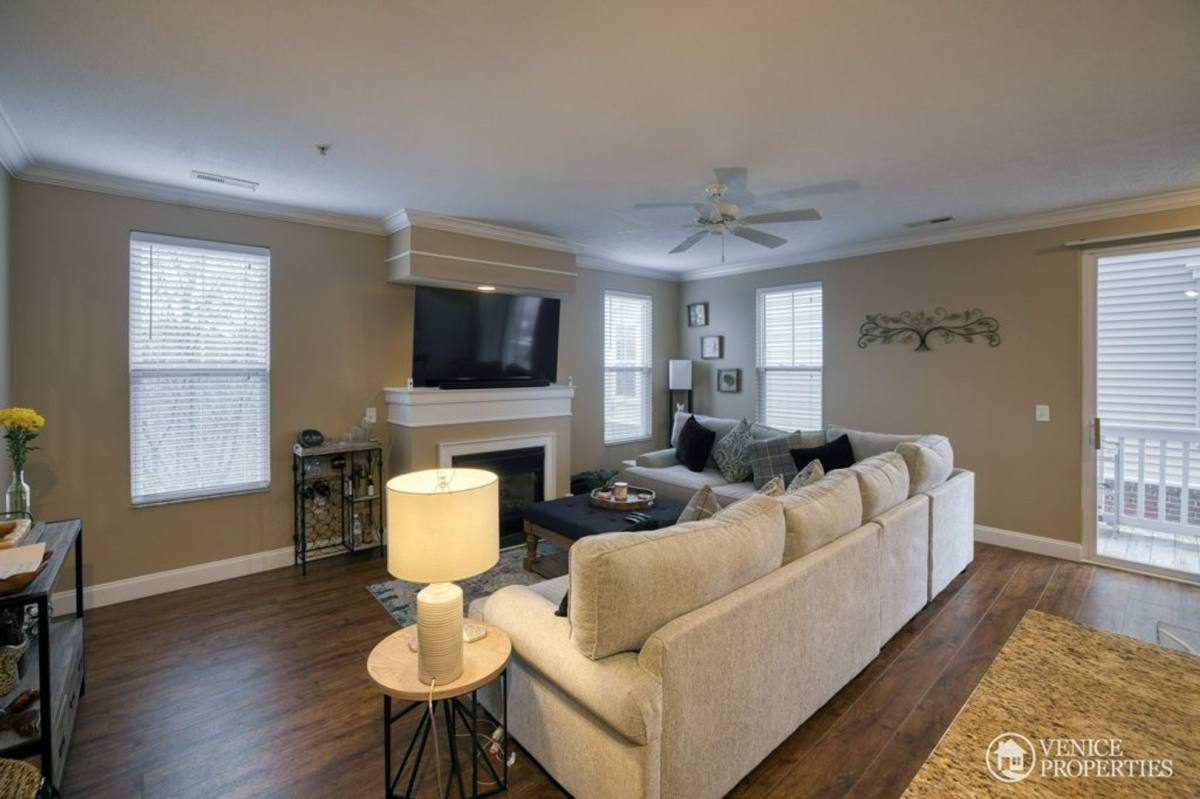 Apartment for rent at 1789 Drayton Court, Columbus, OH 43212