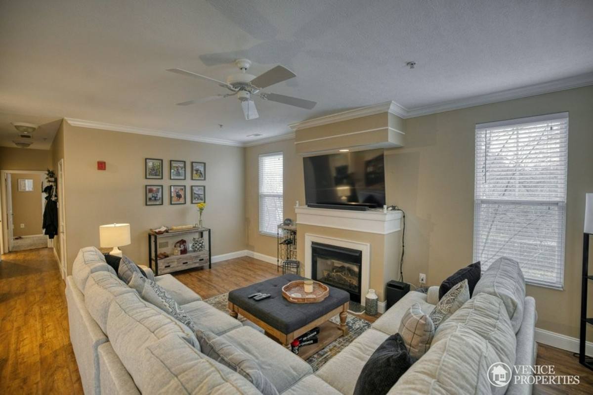 Apartment for rent at 1789 Drayton Court, Columbus, OH 43212