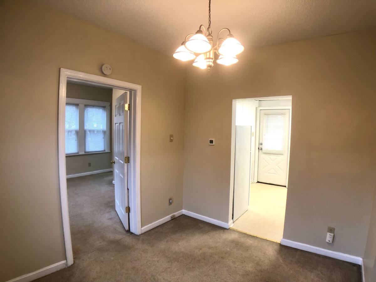 Apartment for rent at 995 E Maiden St, Washington, PA 15301