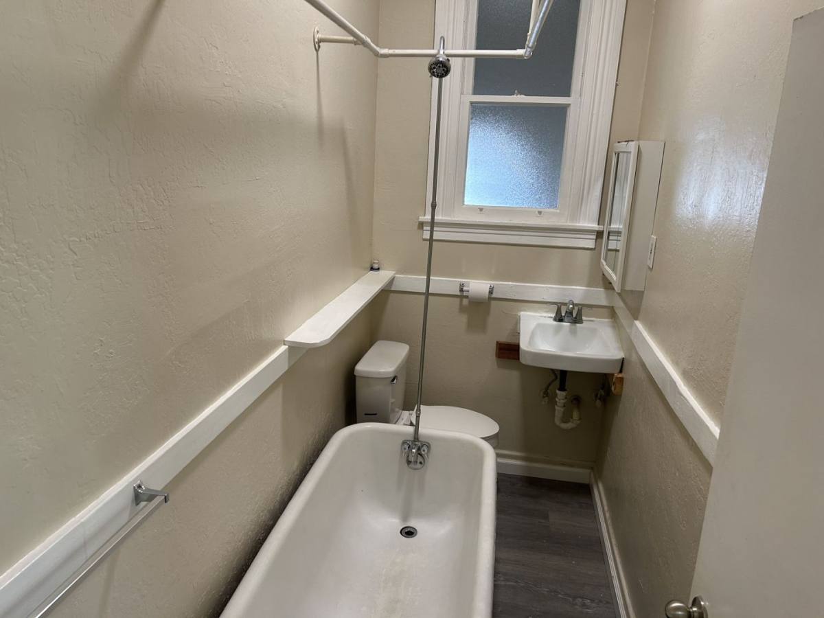 Apartment for rent at 1014 Napa St, Vallejo, CA 94590