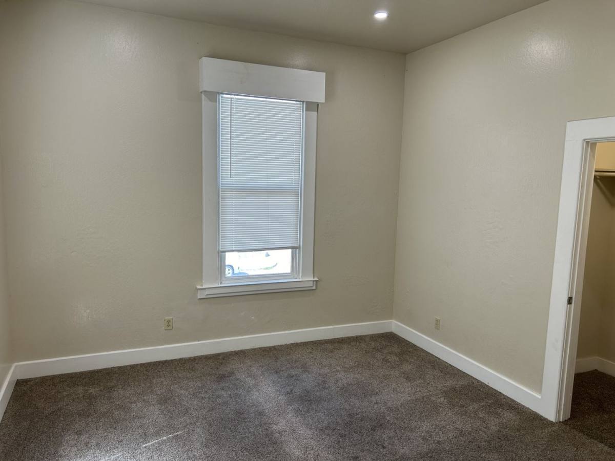 Apartment for rent at 1014 Napa St, Vallejo, CA 94590