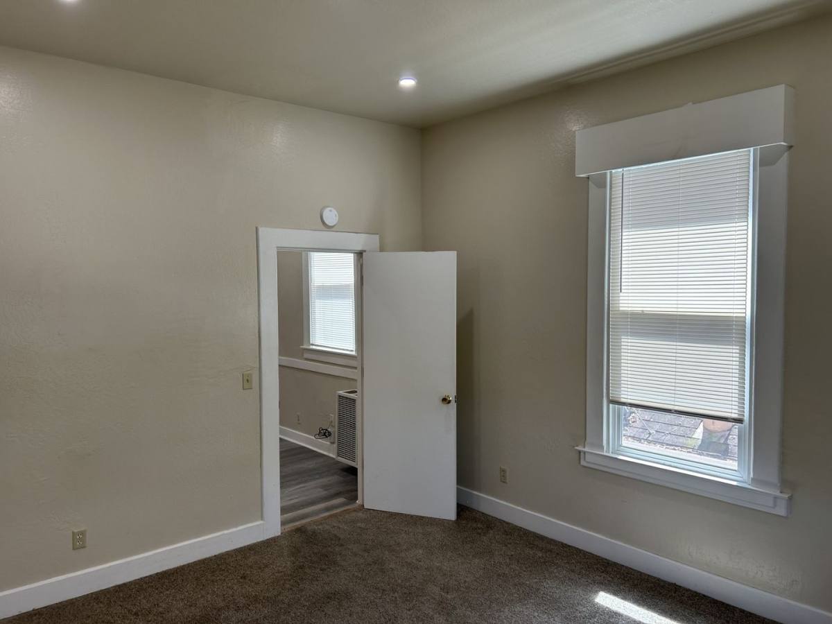 Apartment for rent at 1014 Napa St, Vallejo, CA 94590