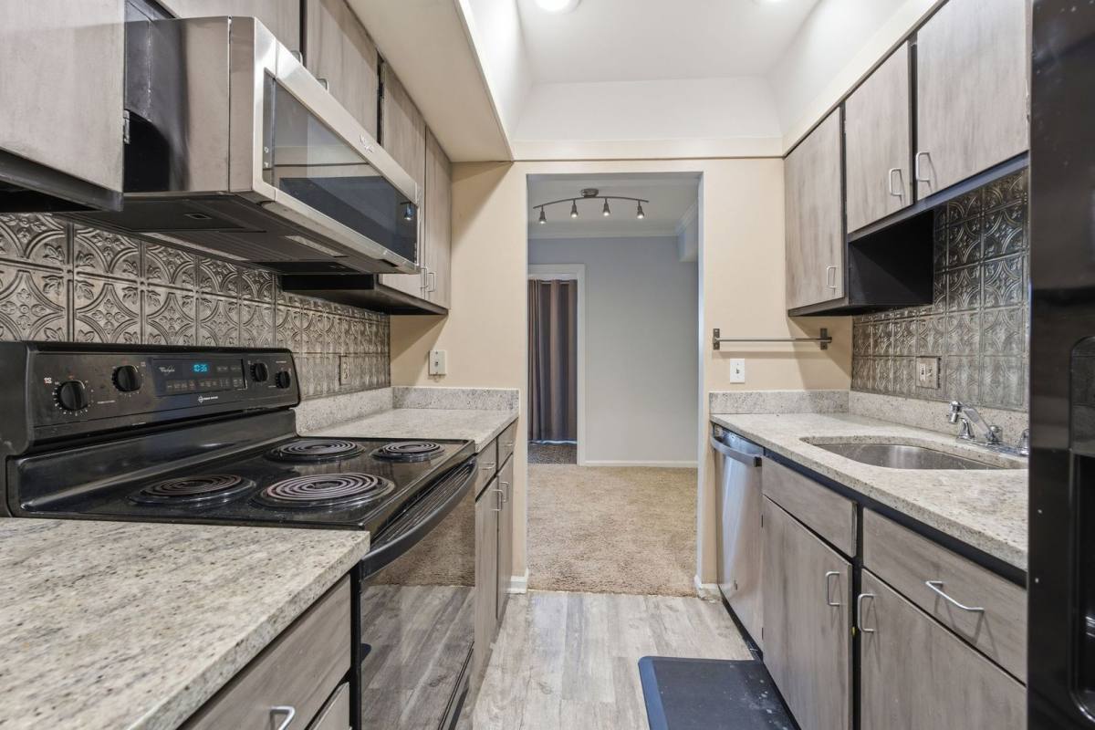 Apartment for rent at 5025 Hillsboro Pike #14A, Nashville, TN 37215
