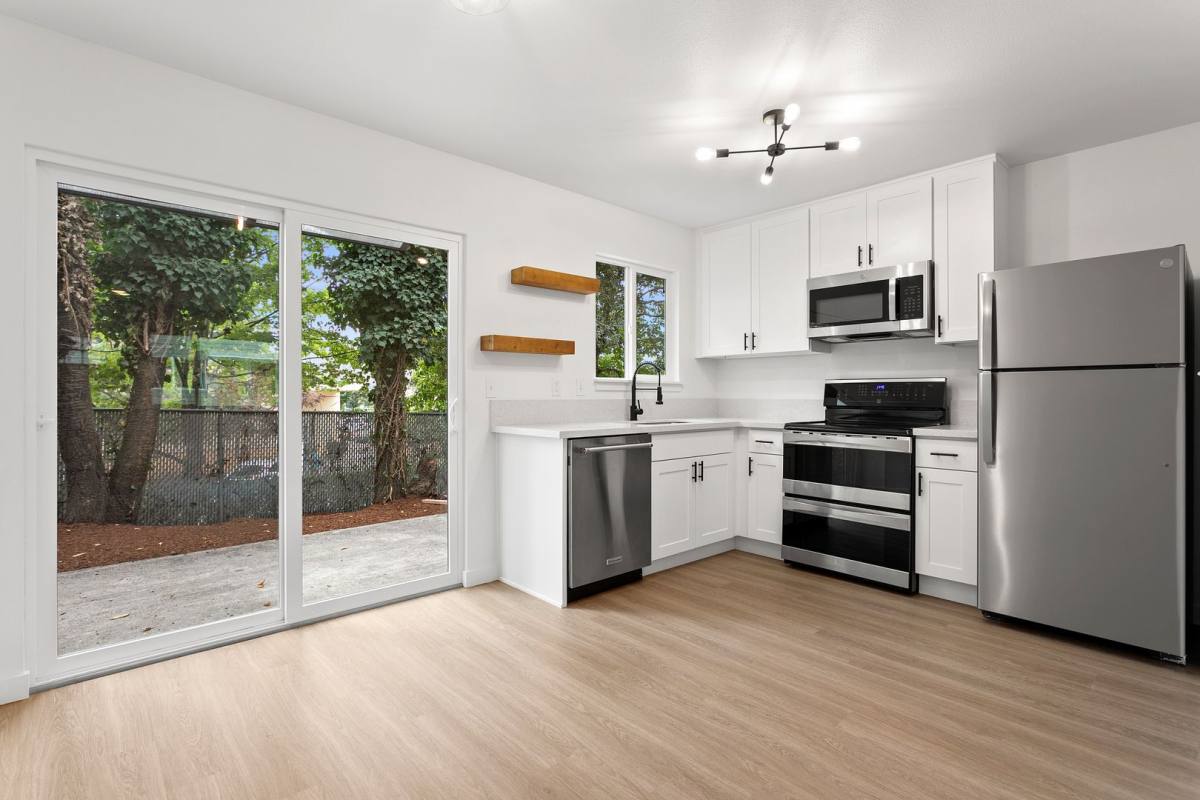 Townhouse for rent at 3240 SE 90th Place, Portland, OR 97266