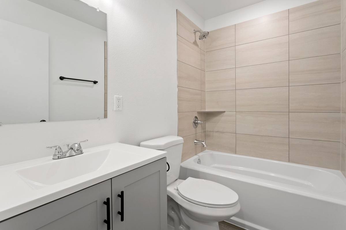 Townhouse for rent at 3240 SE 90th Place, Portland, OR 97266