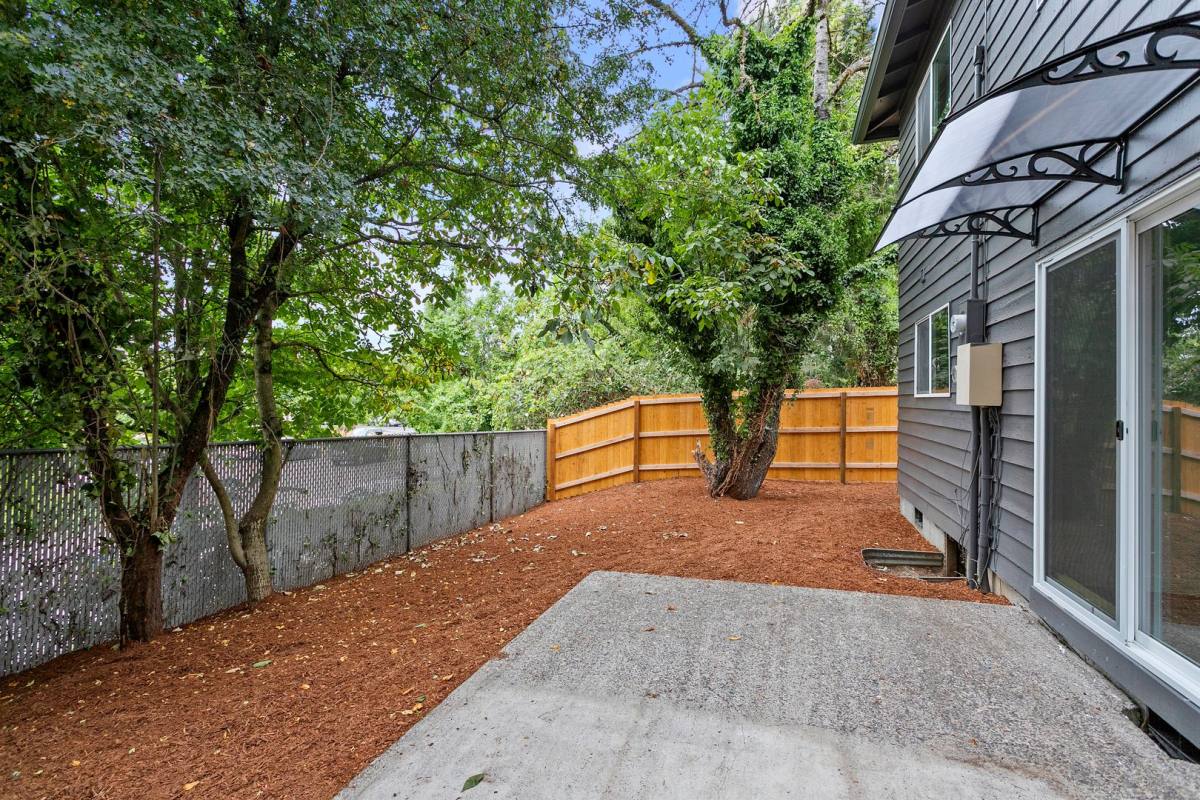 Townhouse for rent at 3240 SE 90th Place, Portland, OR 97266