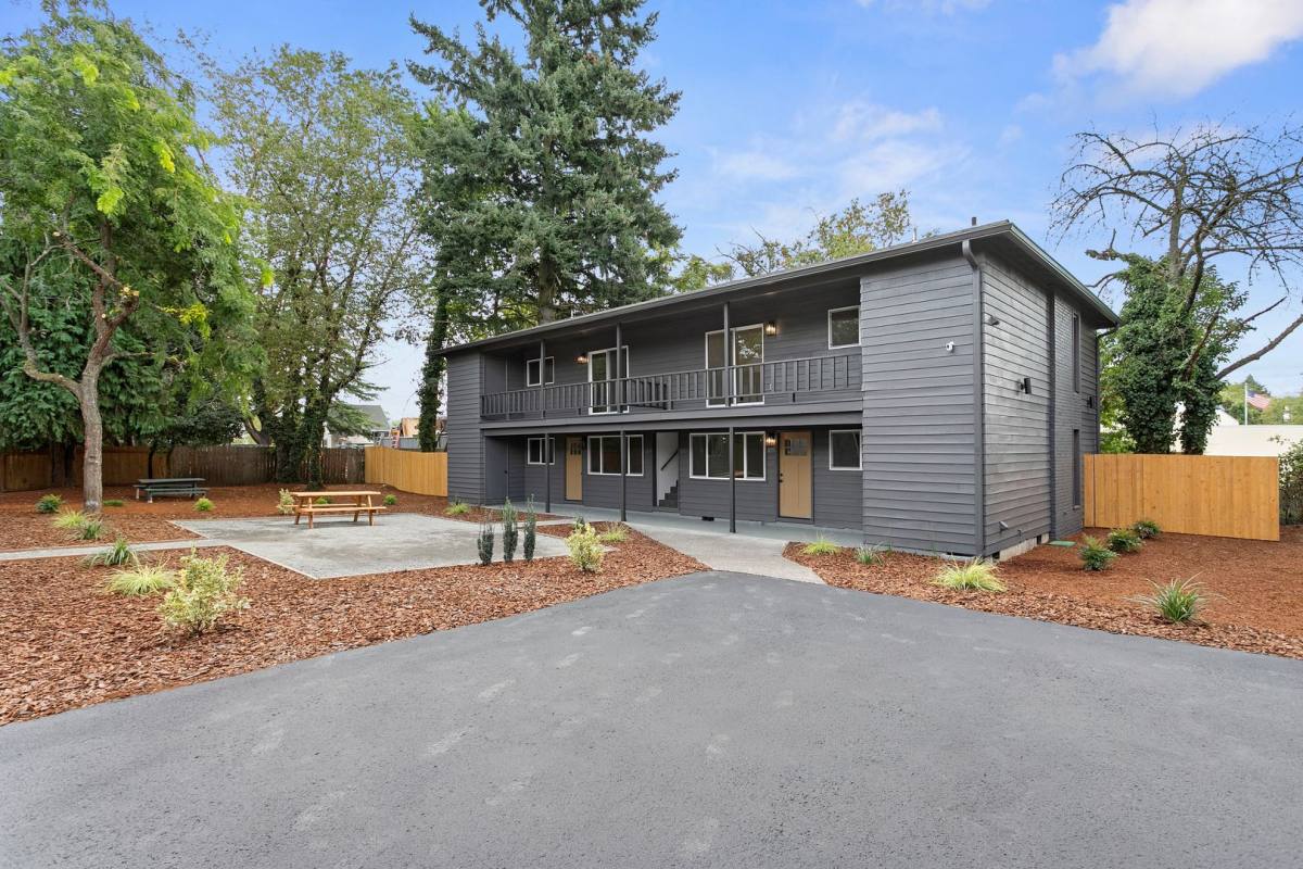 Townhouse for rent at 3240 SE 90th Place, Portland, OR 97266