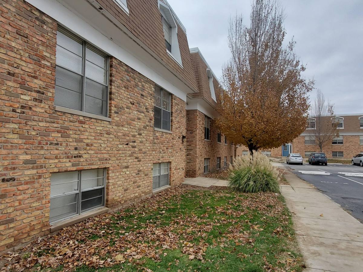 Apartment for rent at 909-911 S Mattis Ave, Champaign, IL 61821