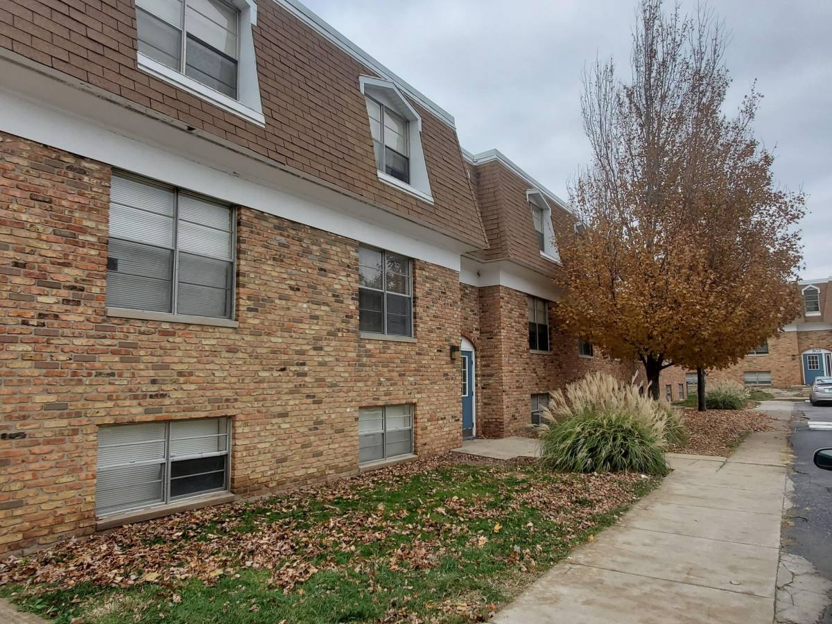 Apartment for rent at 909-911 S Mattis Ave, Champaign, IL 61821
