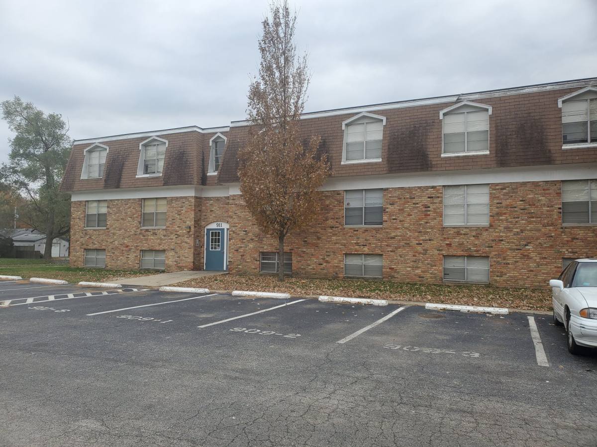 Apartment for rent at 909-911 S Mattis Ave, Champaign, IL 61821