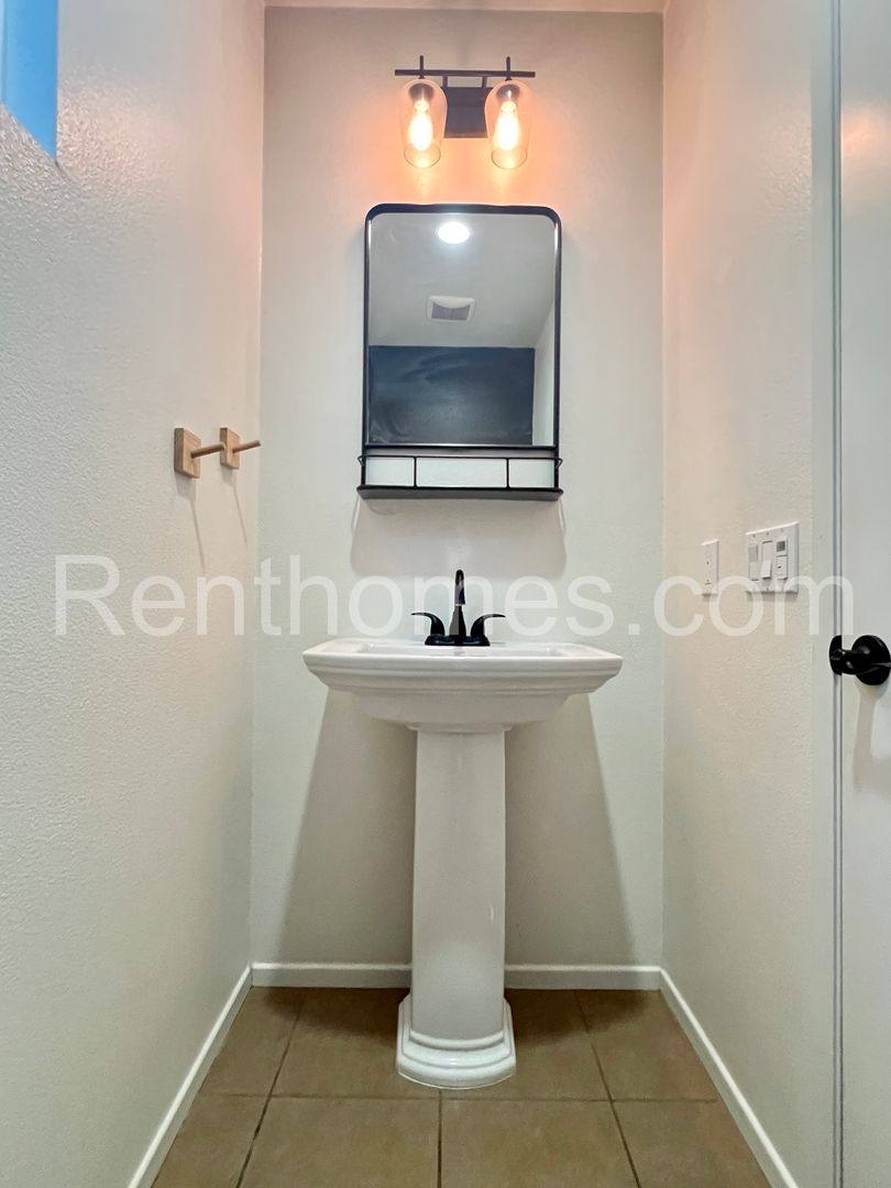 House for rent at 21654 Saddle Bred Lane, Escondido, CA 92029