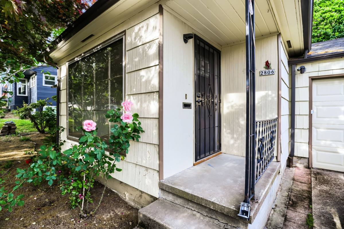House for rent at 2806 SE 78th Ave, Portland, OR 97206