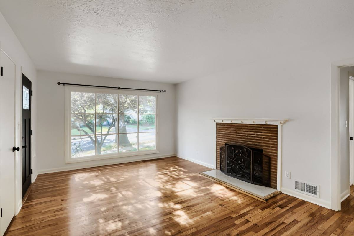 House for rent at 2806 SE 78th Ave, Portland, OR 97206
