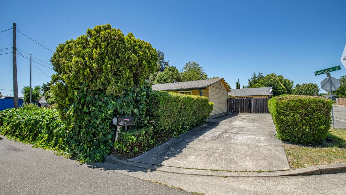 House for rent at 423 Hamilton Dr, Fairfield, CA 94533