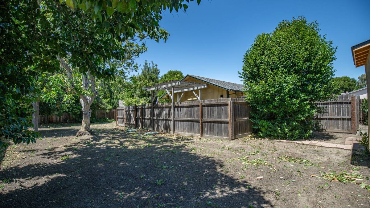 House for rent at 423 Hamilton Dr, Fairfield, CA 94533