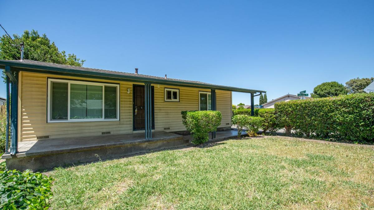 House for rent at 423 Hamilton Dr, Fairfield, CA 94533