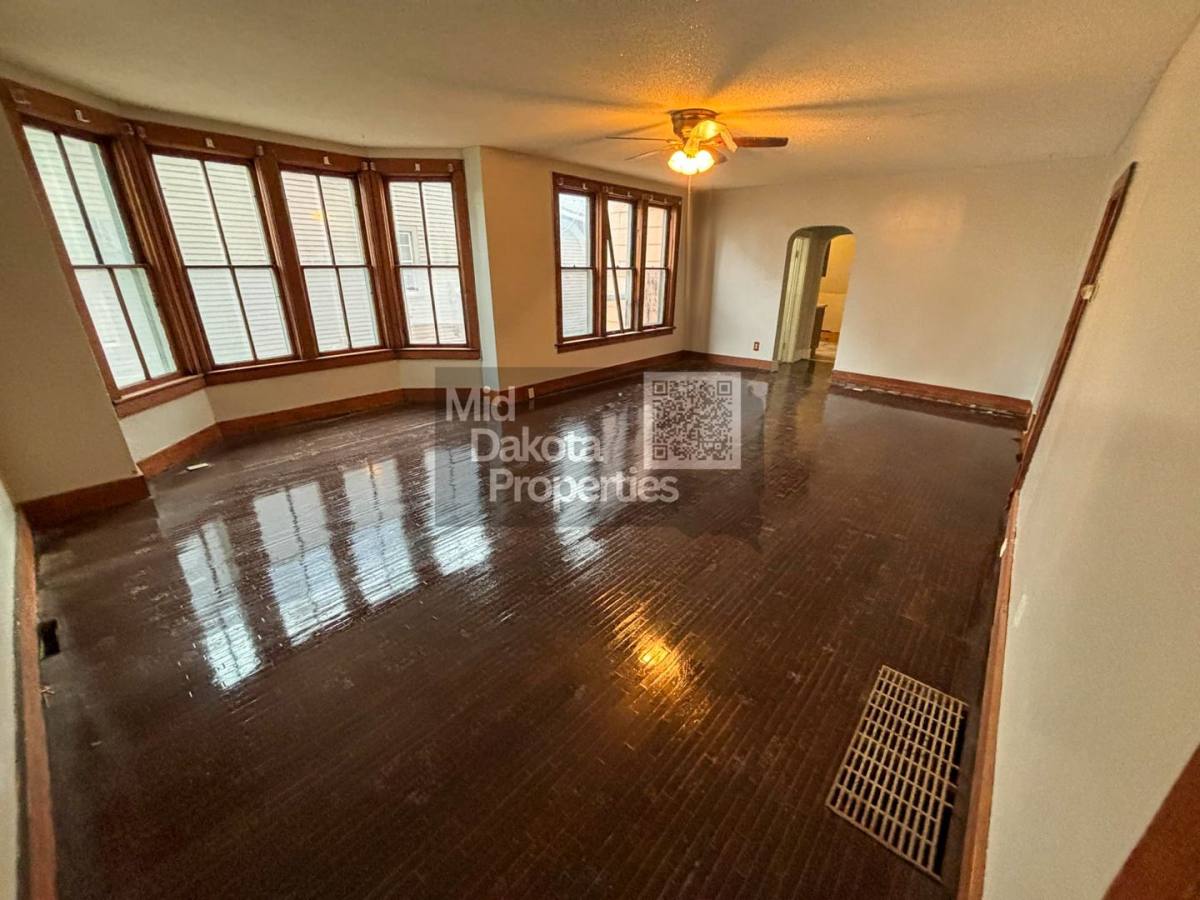 House for rent at 523 W 2nd Ave, Mitchell, SD 57301
