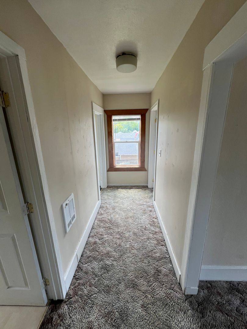 Apartment for rent at 284 S 10th St, Coos Bay, OR 97420