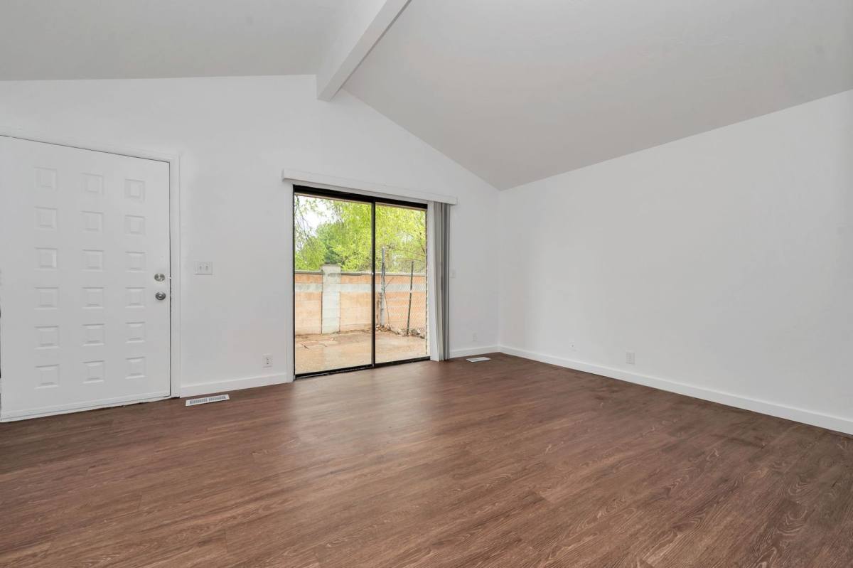 Apartment for rent at 5643 W 3980 S, West Valley City, UT 84128