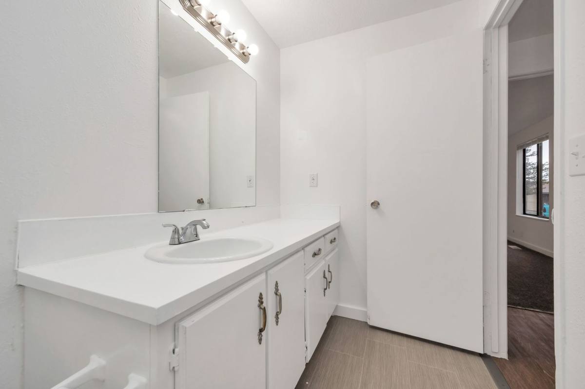 Apartment for rent at 5643 W 3980 S, West Valley City, UT 84128
