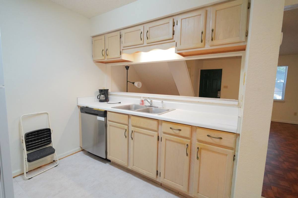 Townhouse for rent at 2335 Parrot Lane, Tallahassee, FL 32303