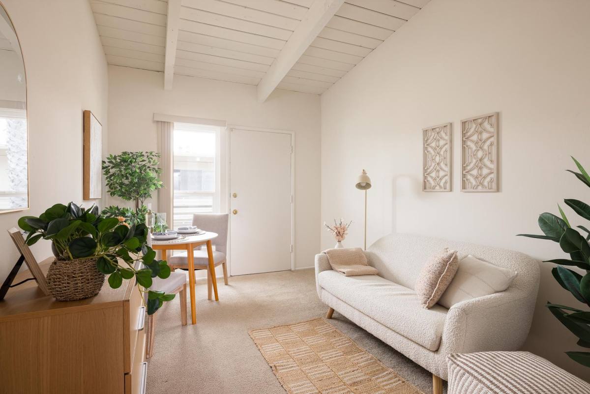 Apartment for rent at 4386 Clairemont Mesa Blvd, San Diego, CA 92117