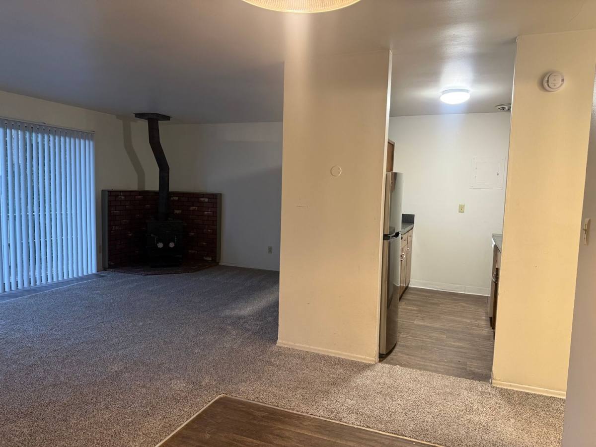 Apartment for rent at 14421 8th Ave SW, Seattle, WA 98166