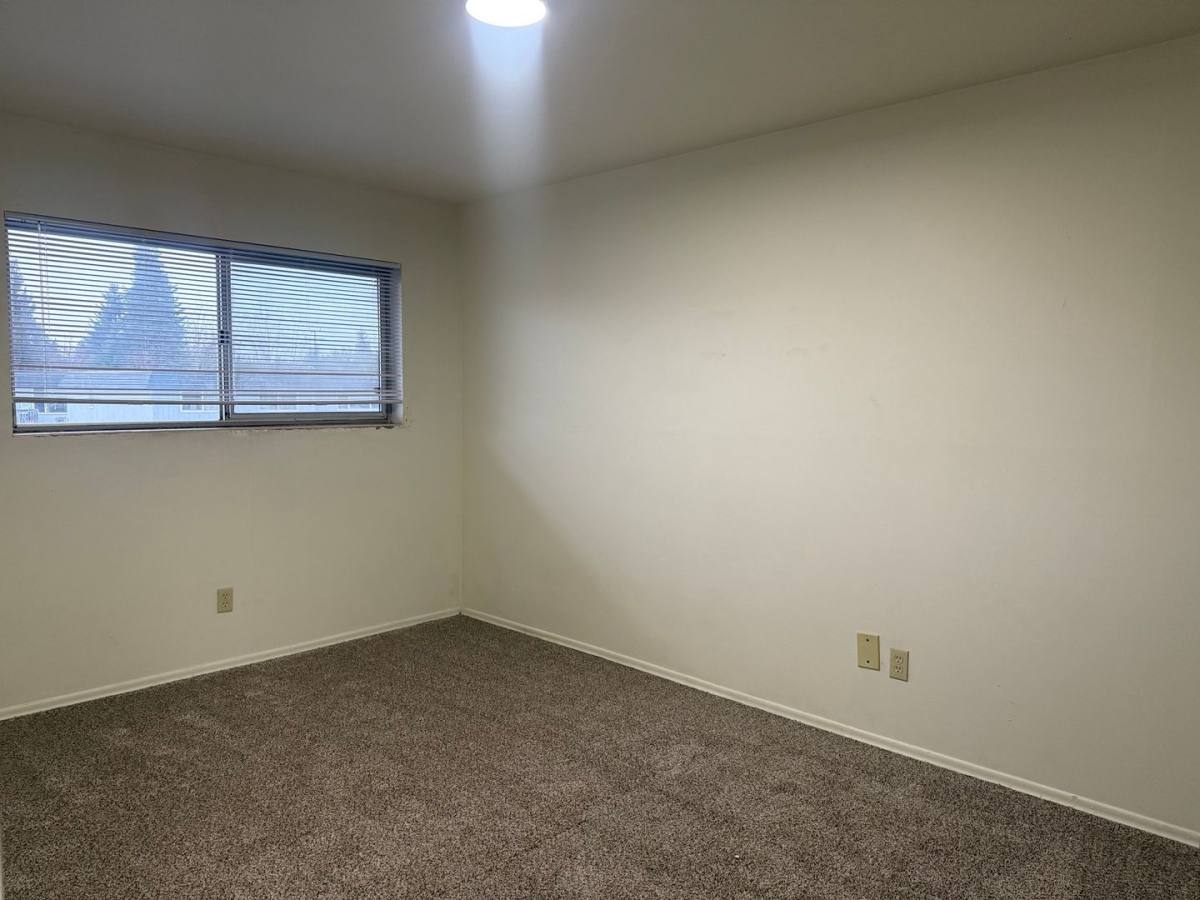 Apartment for rent at 14421 8th Ave SW, Seattle, WA 98166