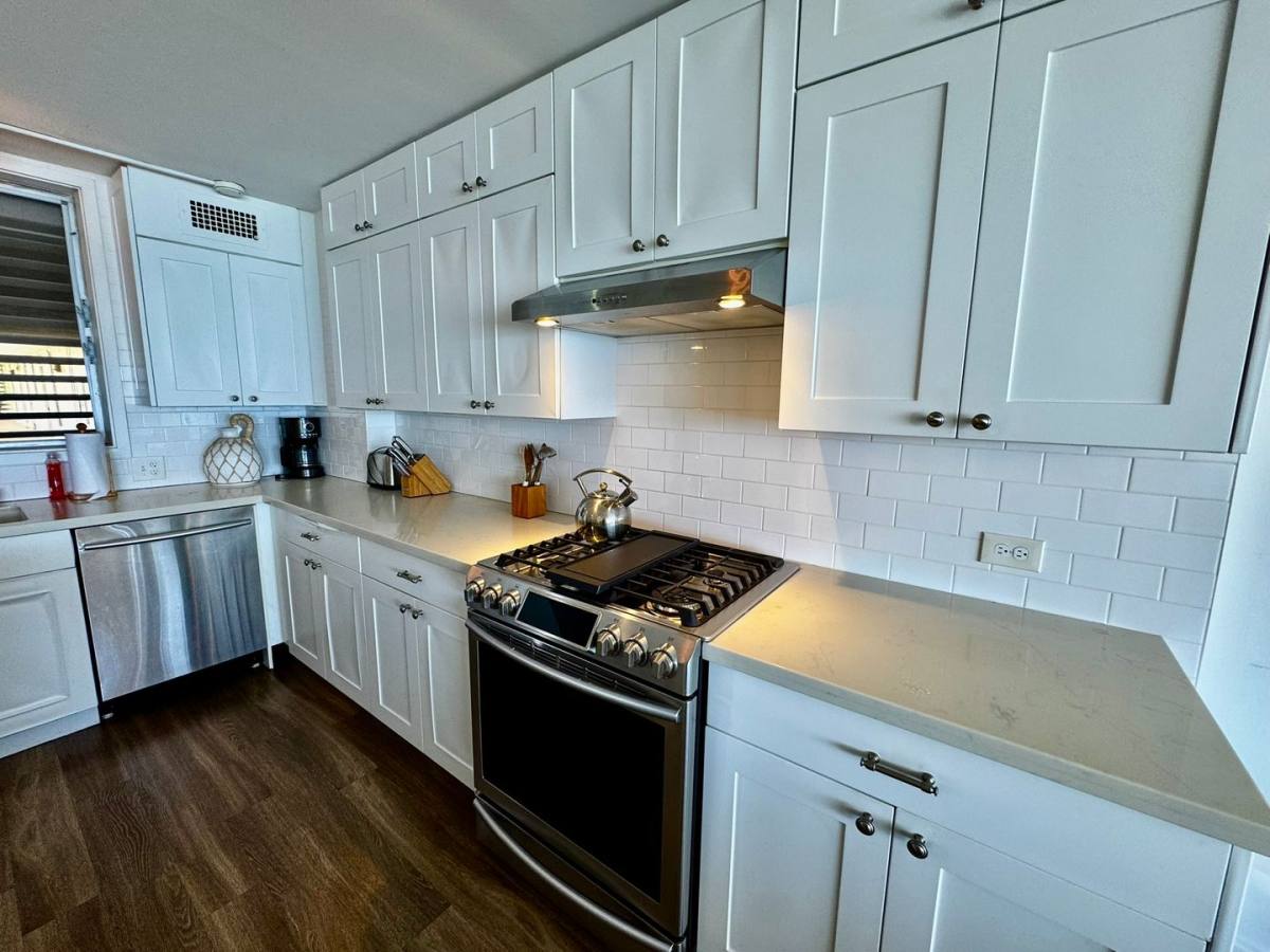 Apartment for rent at 2895 Kalakaua Ave #COLONY Surf, Honolulu, HI 96815