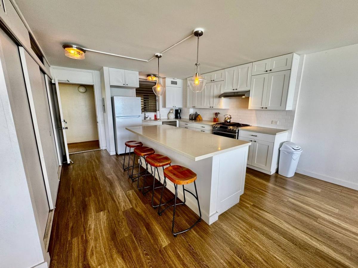 Apartment for rent at 2895 Kalakaua Ave #COLONY Surf, Honolulu, HI 96815
