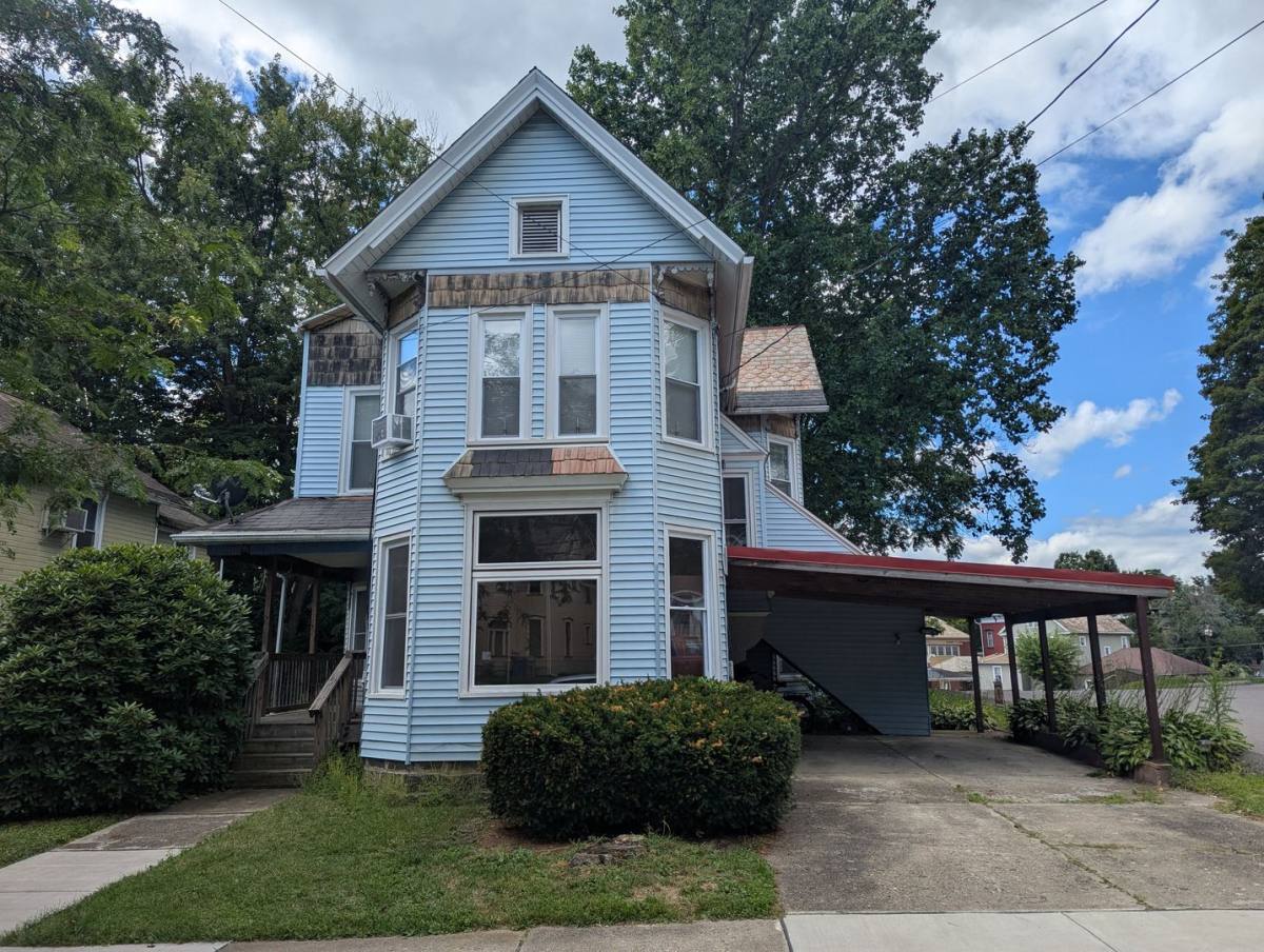 Apartment for rent at 740 Park Ave, Meadville, PA 16335