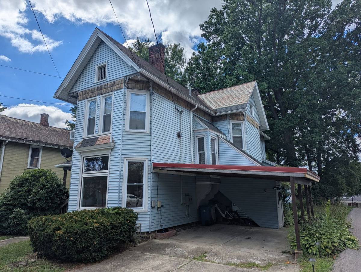 Apartment for rent at 740 Park Ave, Meadville, PA 16335